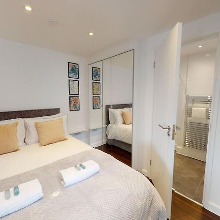 Stylish Apartment W/ Private Garden - Dog Friendly Newport  Exterior photo